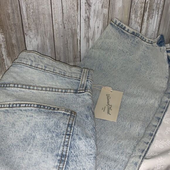 NWT universal threads vintage straight light wash jeans. Size 10 Short - Picture 11 of 13